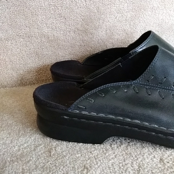 Clarks Leather Slip On Detailed Stitching Mules Clogs Shoes 8N Blue Green - Picture 3 of 16